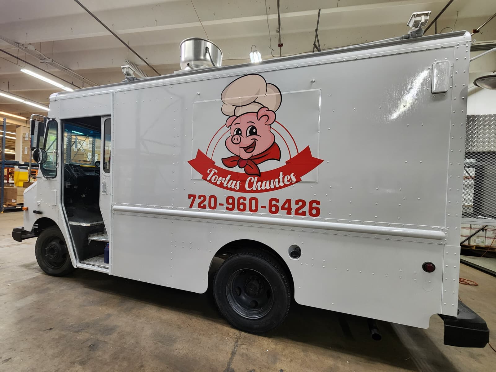 Tortas Chantes food truck wrap in Denver by Wrapido Denver